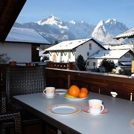 On The Loisachuferweg Lägenhet Garmisch-Partenkirchen