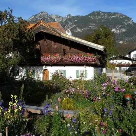 On The Loisachuferweg * Garmisch-Partenkirchen